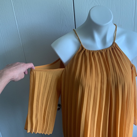 BB Dakota dress. Size medium. Worn once, like new! - Picture 2 of 6